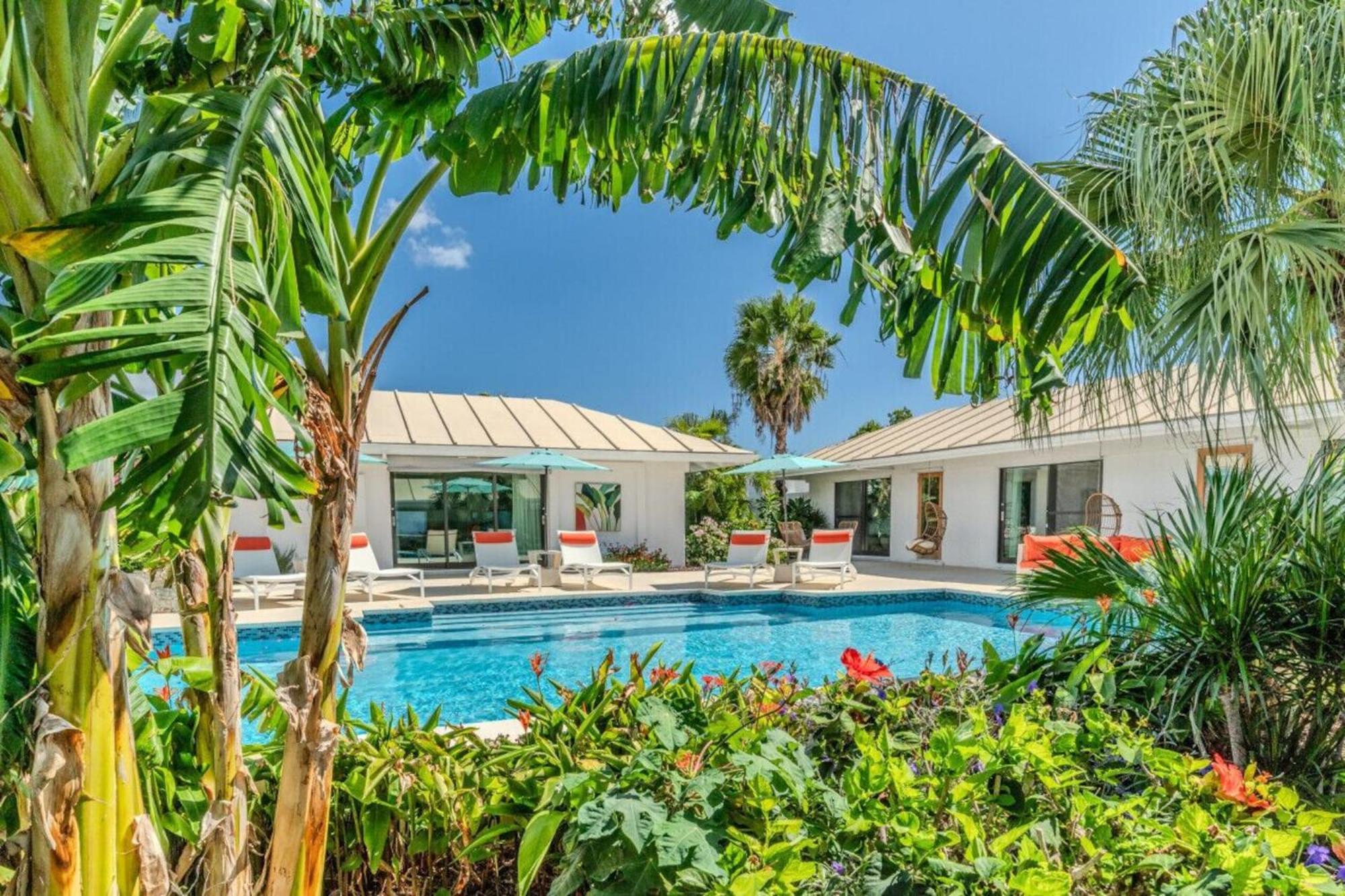Royal Villa With A Huge Swimming Pool Cowell Battery Exteriör bild