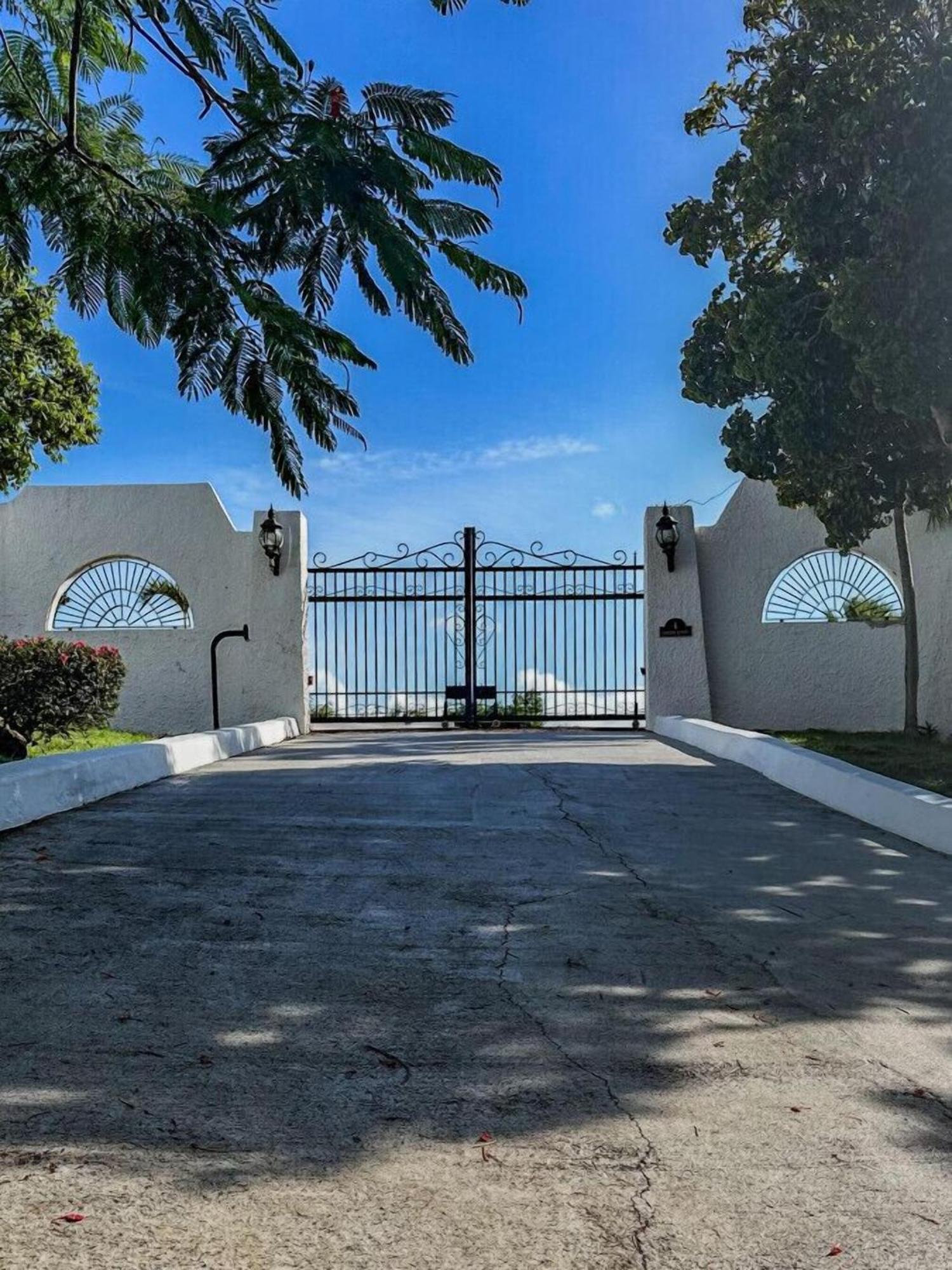 Royal Villa With A Huge Swimming Pool Cowell Battery Exteriör bild